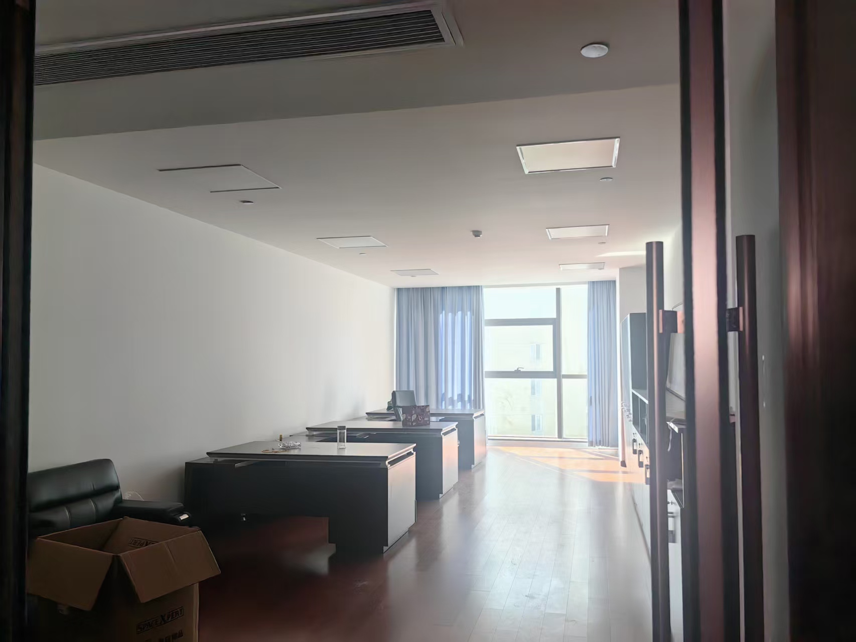 南京市鼓楼区清江南路7号越洋国际写字楼16楼1604室招租公告交易公告