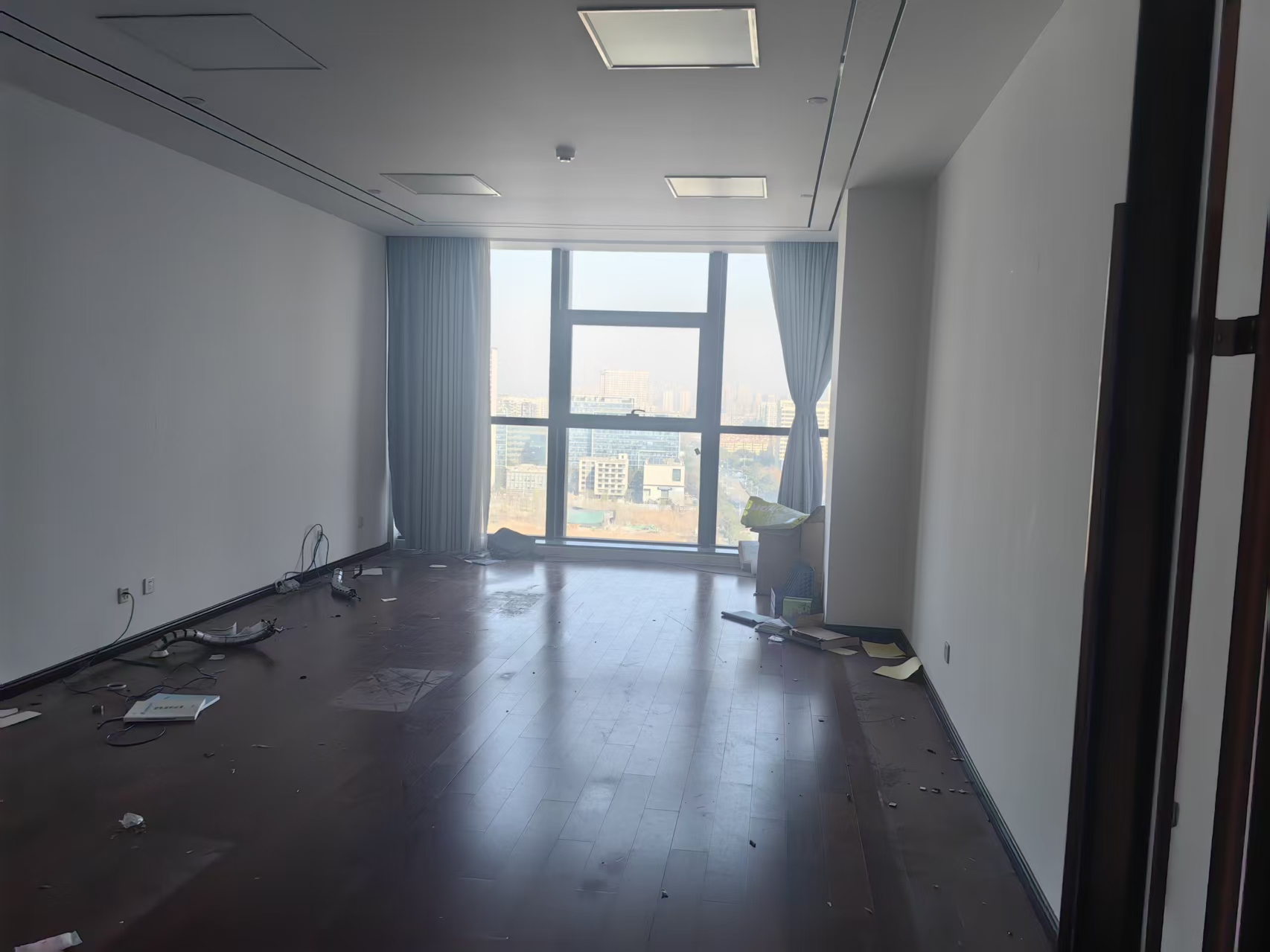 南京市鼓楼区清江南路7号越洋国际写字楼16楼1621室招租公告